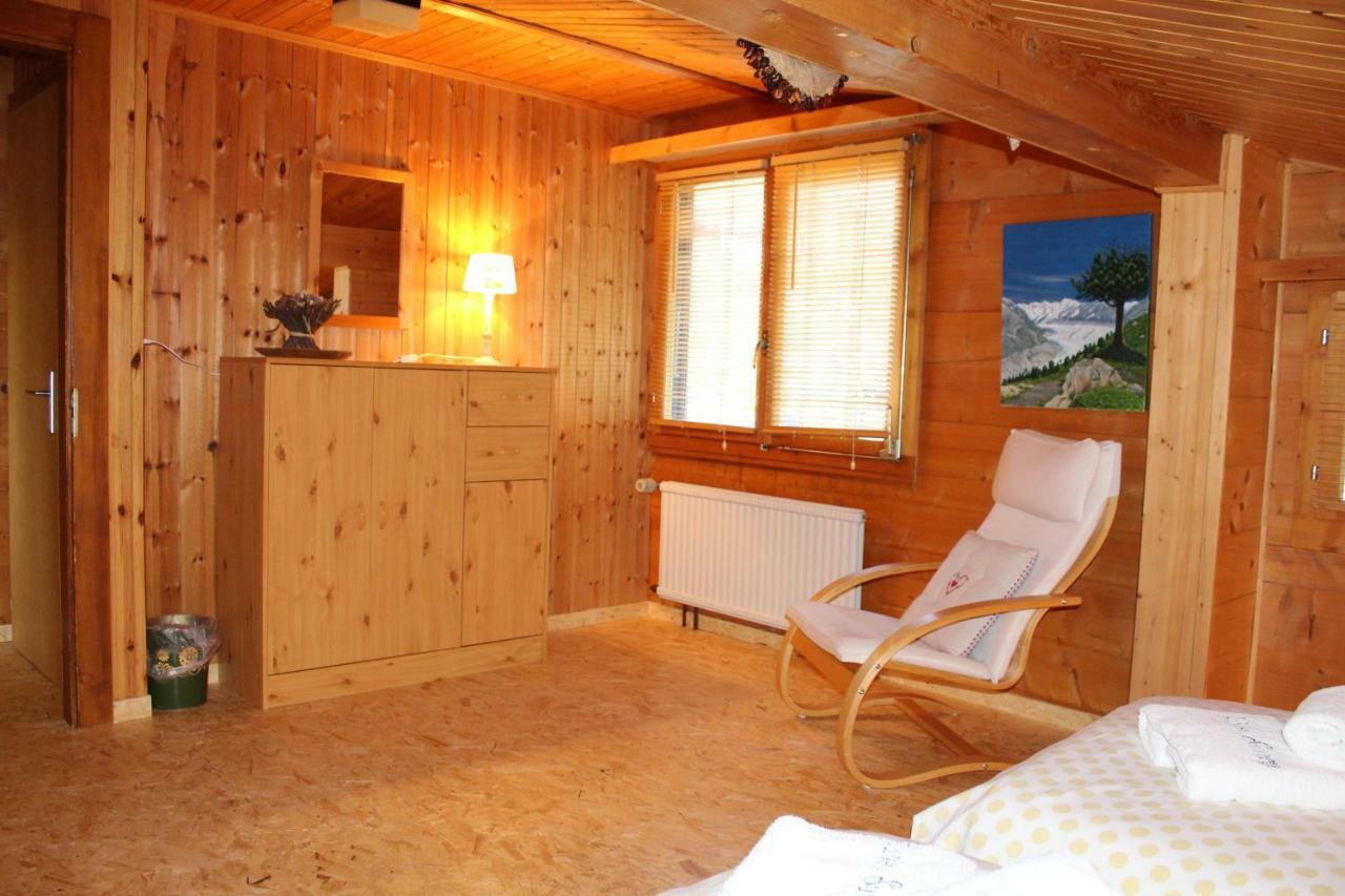 Chalet Esher Surrey Ried-Brig Εξωτερικό φωτογραφία